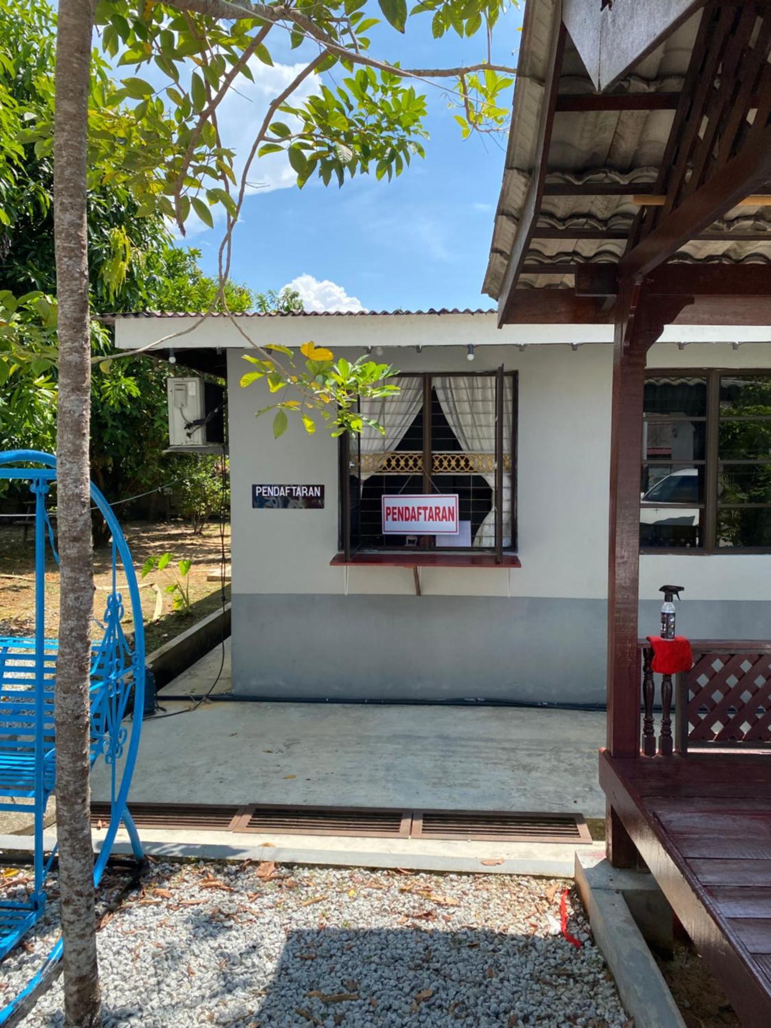 Lakse Inn Homestay Kampong Pengkalan Maras Esterno foto