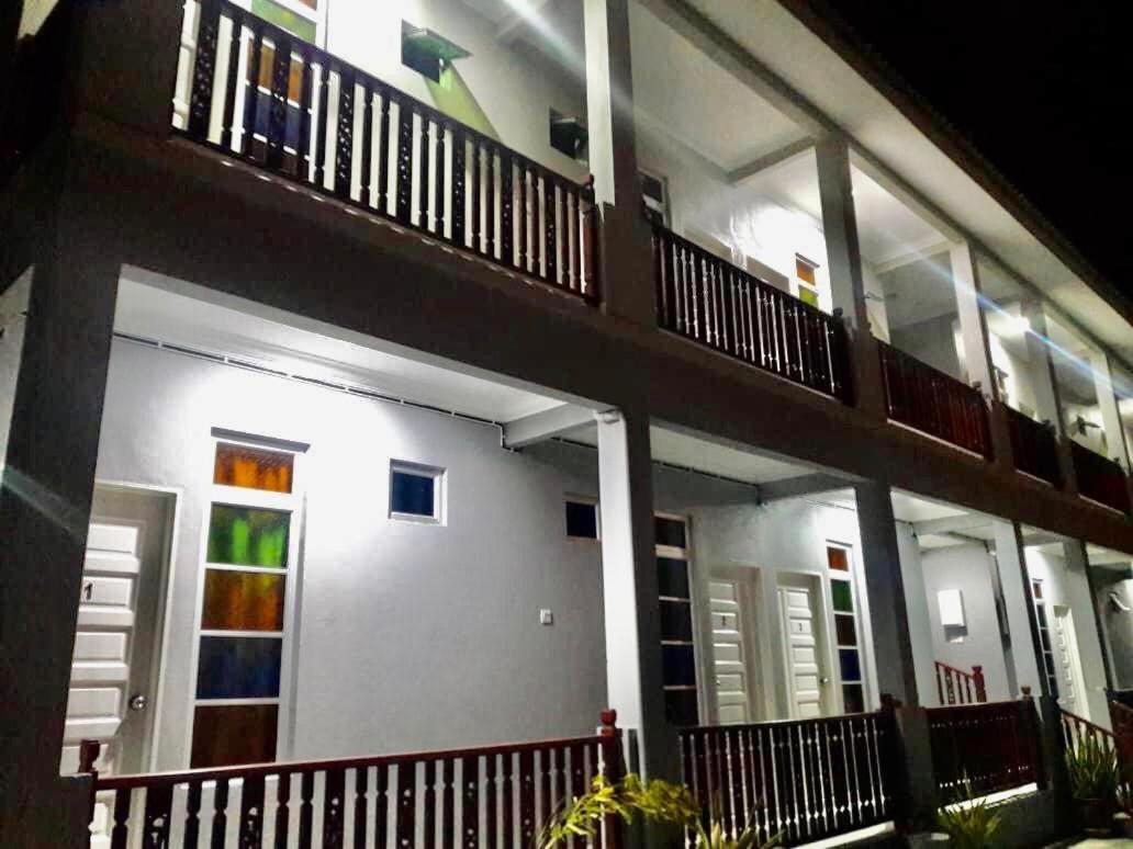 Lakse Inn Homestay Kampong Pengkalan Maras Esterno foto