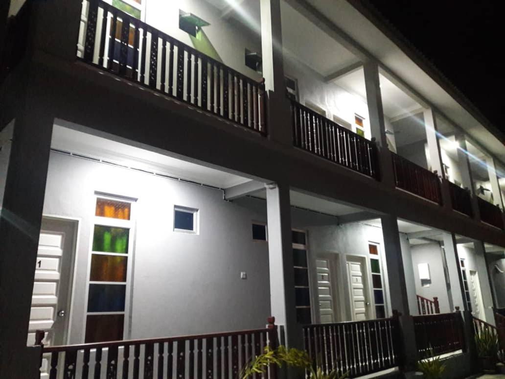 Lakse Inn Homestay Kampong Pengkalan Maras Esterno foto